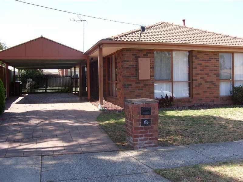 12 Ballanee Grove, Cranbourne North VIC 3977