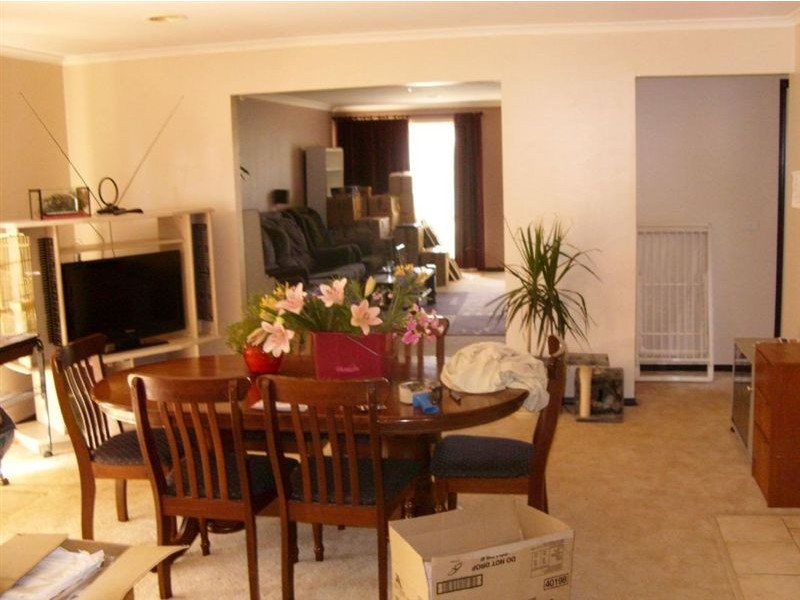 13 Bronhill Court, Cranbourne West VIC 3977