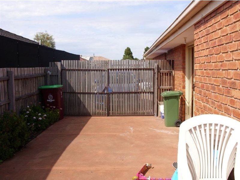 13 Bronhill Court, Cranbourne West VIC 3977