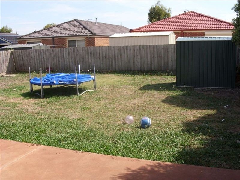 13 Bronhill Court, Cranbourne West VIC 3977