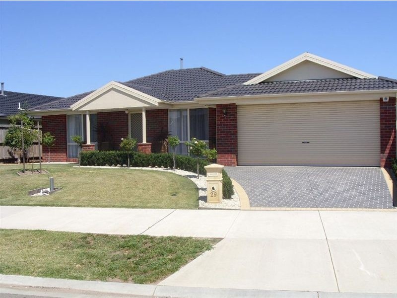 29 Springhill Drive, Cranbourne VIC 3977