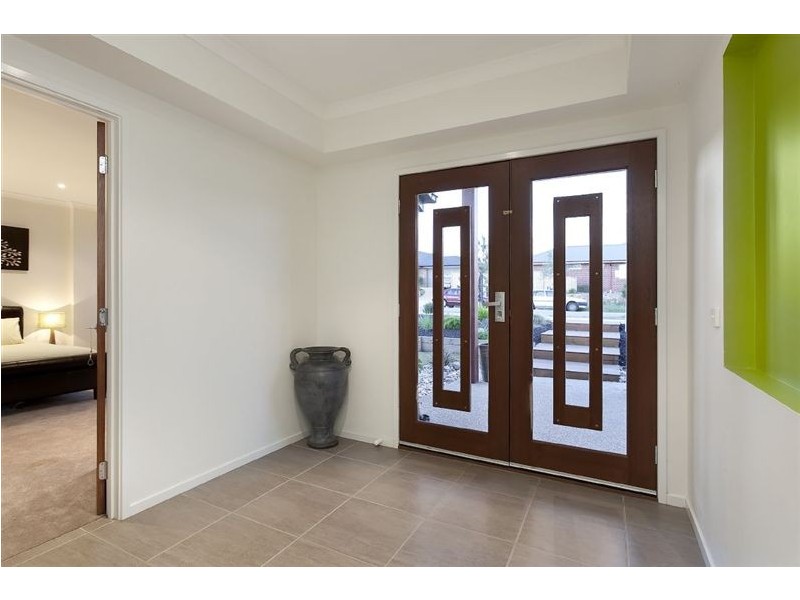 29 Station Creek Way, Cranbourne VIC 3977