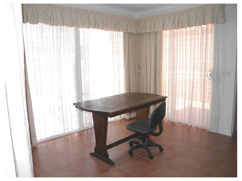 2 Clubhouse Crescent, Cranbourne East VIC 3977