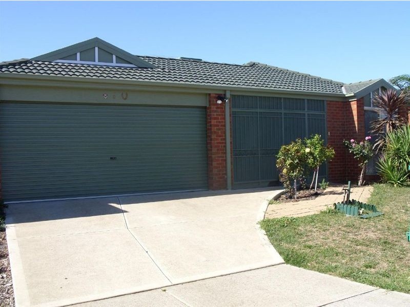 8 Merribah Way, Cranbourne VIC 3977