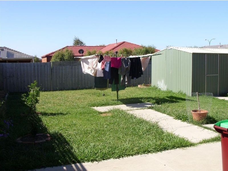 8 Merribah Way, Cranbourne VIC 3977