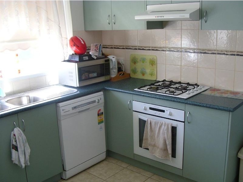 8 Merribah Way, Cranbourne VIC 3977