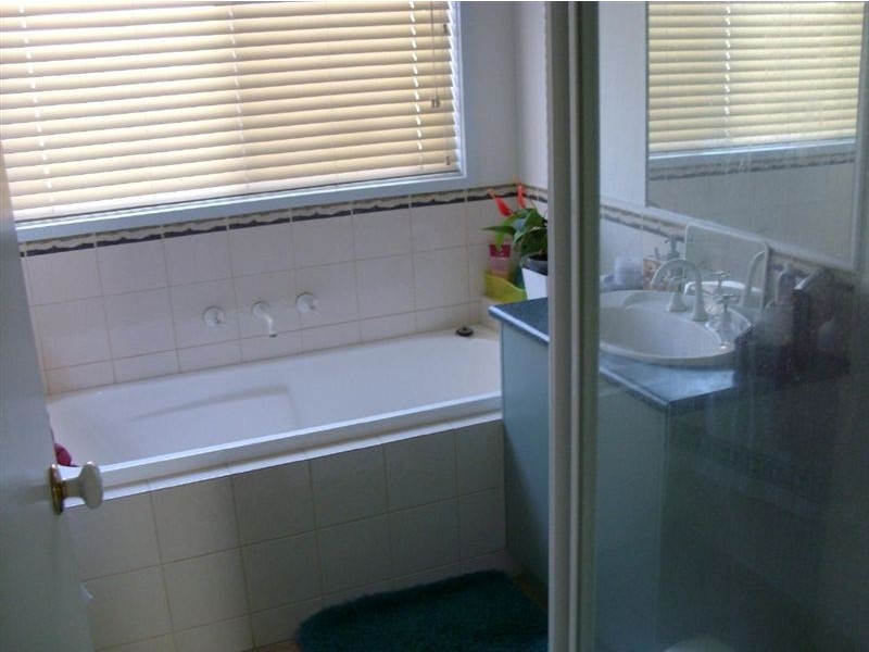 8 Merribah Way, Cranbourne VIC 3977