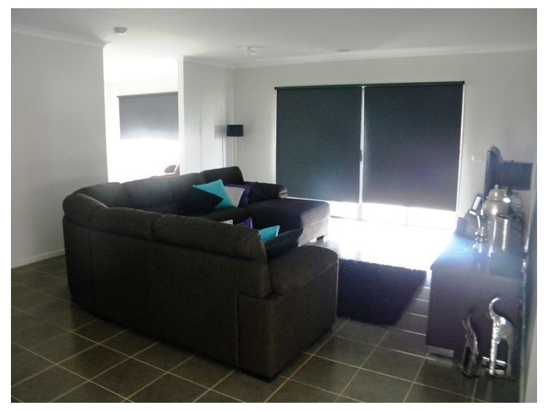 7 Ferndown Drive, Cranbourne VIC 3977