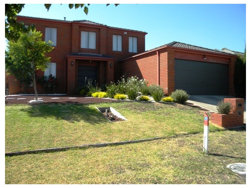 3 Peveril Crescent, Cranbourne North VIC 3977