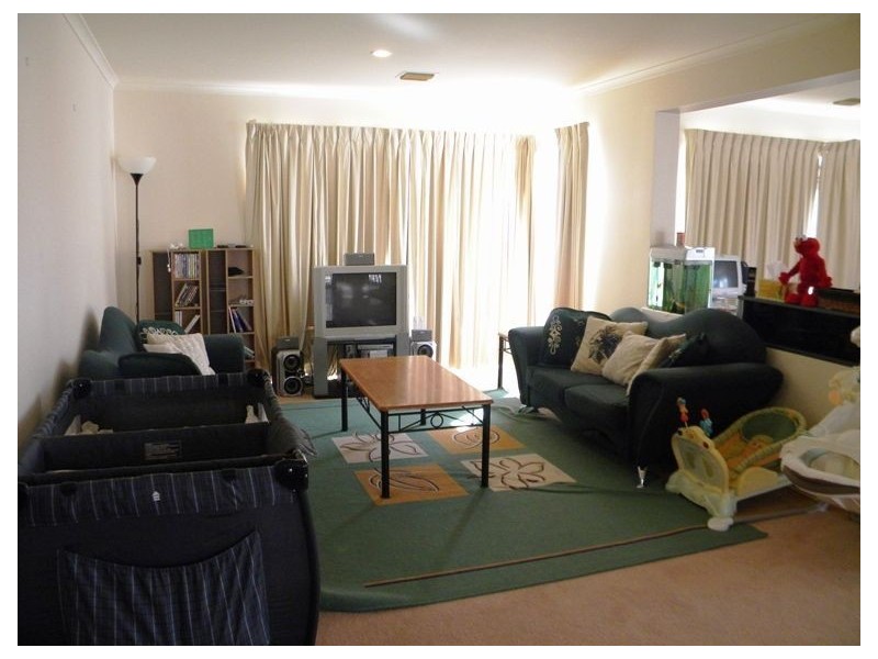 3 Peveril Crescent, Cranbourne North VIC 3977