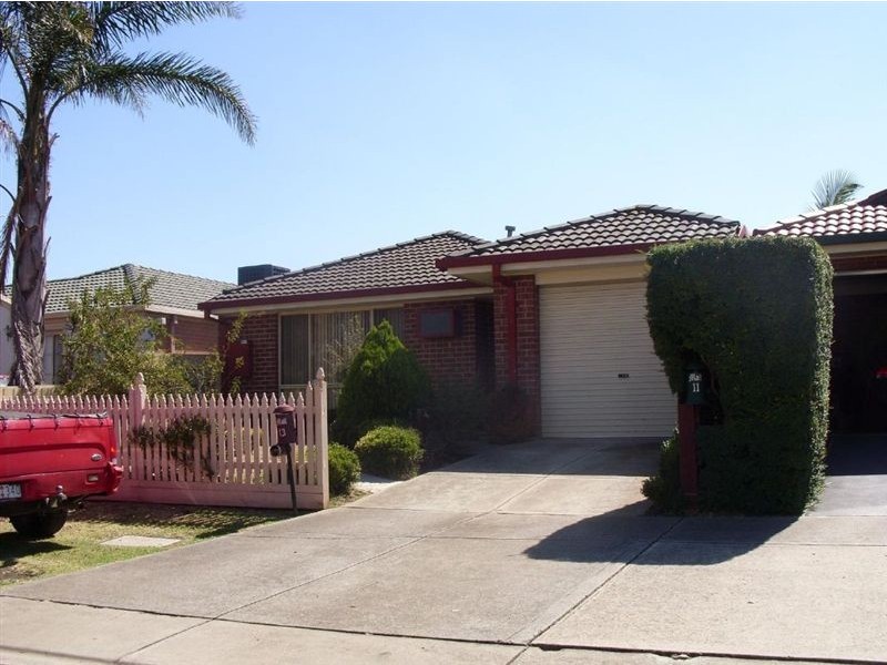 13 Seacombe Place, Cranbourne VIC 3977