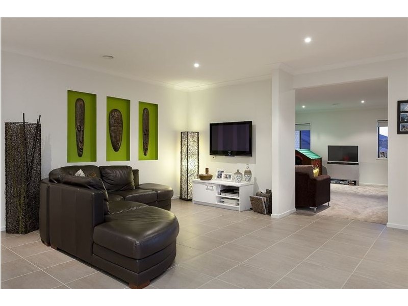 29 Station Creek Way, Cranbourne South VIC 3977