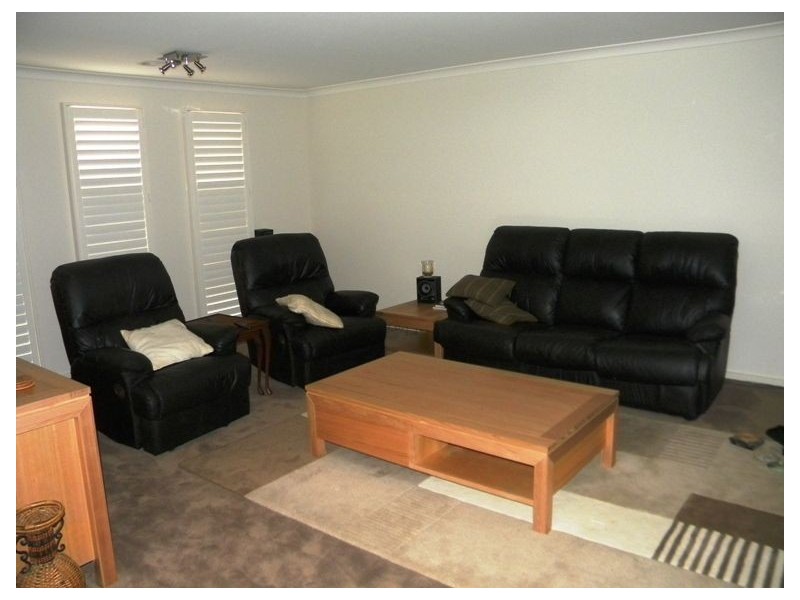 34 Golf Links Road, Berwick VIC 3806