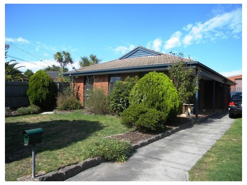 122 Circle Drive, Cranbourne VIC 3977