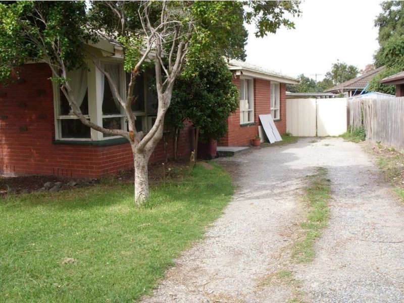 10 Fairbairn Road, Cranbourne VIC 3977