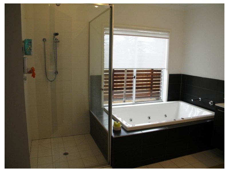 1 Hertford Court, Cranbourne North VIC 3977