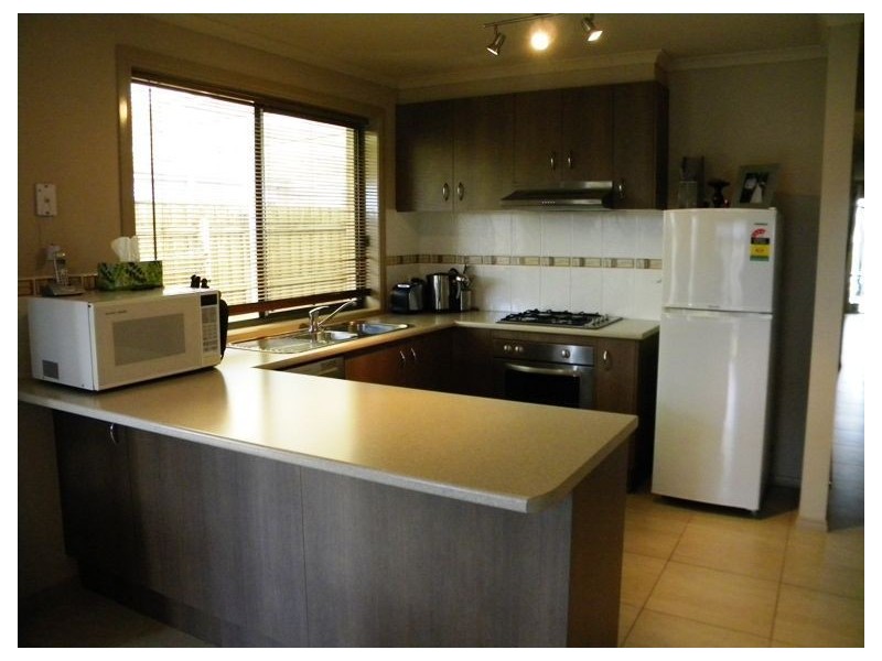 33 Pharaoh Drive, Cranbourne VIC 3977