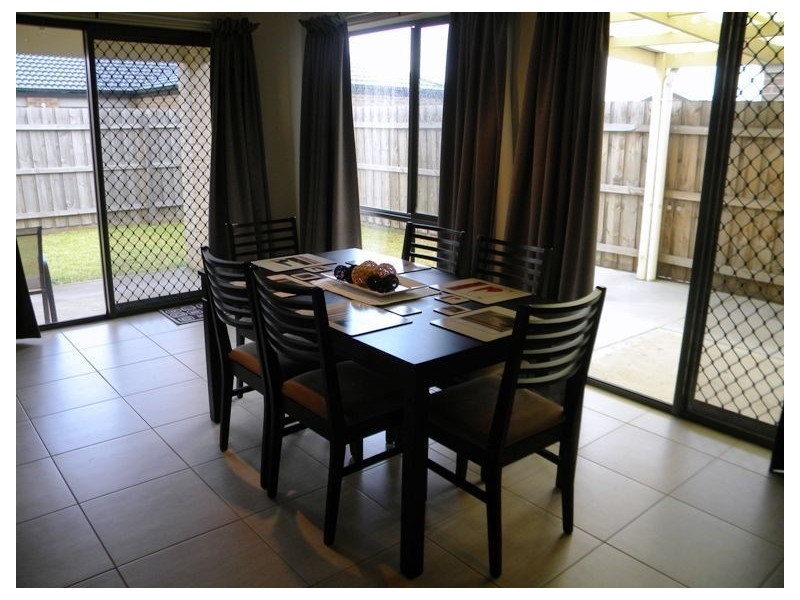 33 Pharaoh Drive, Cranbourne VIC 3977