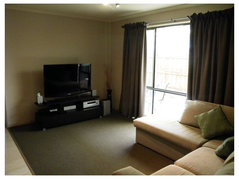 33 Pharaoh Drive, Cranbourne VIC 3977