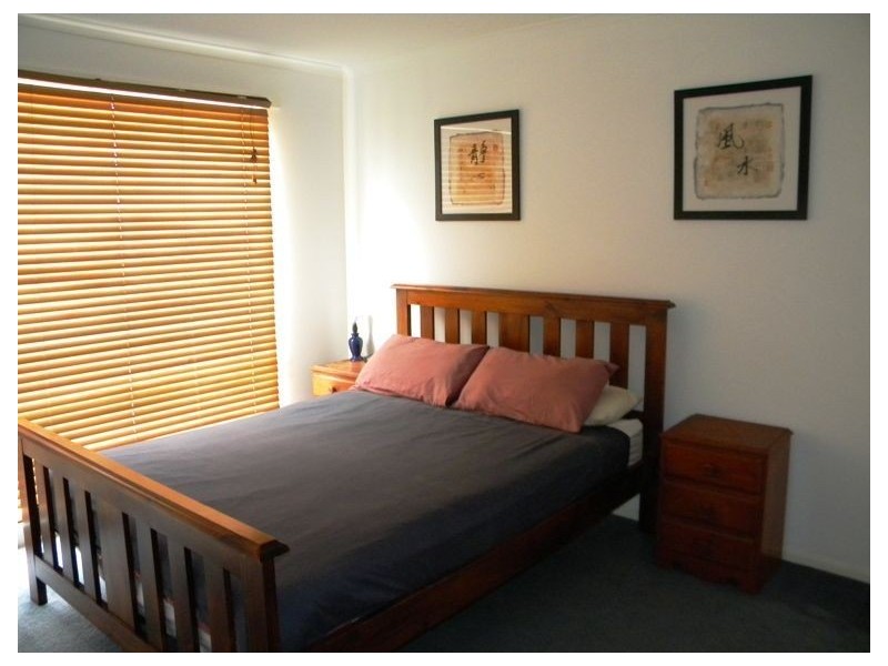 25 Staunton Walk, Cranbourne East VIC 3977