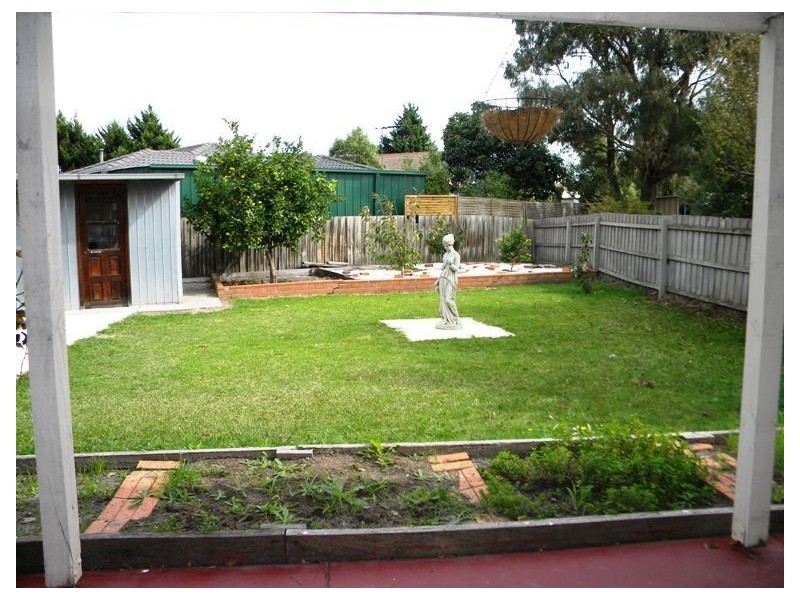 23 Willora Crescent, Cranbourne West VIC 3977