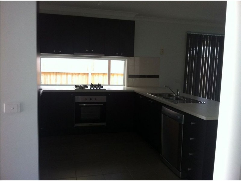 28 Algerd Way, Pakenham VIC 3810