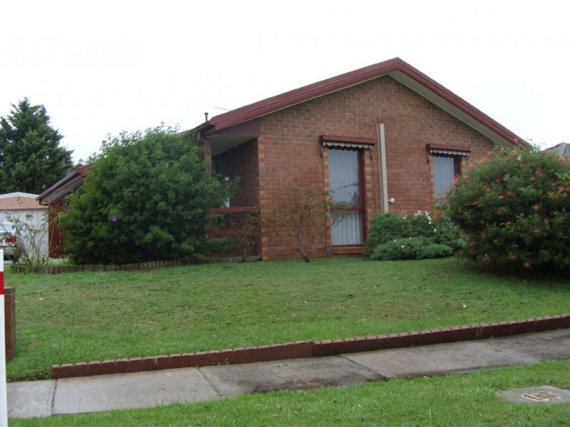 8 Wills Court, Cranbourne North VIC 3977