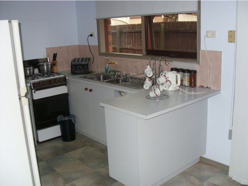 8 Wills Court, Cranbourne North VIC 3977