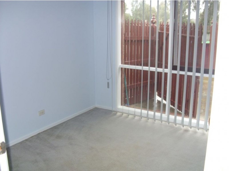 8 Wills Court, Cranbourne North VIC 3977