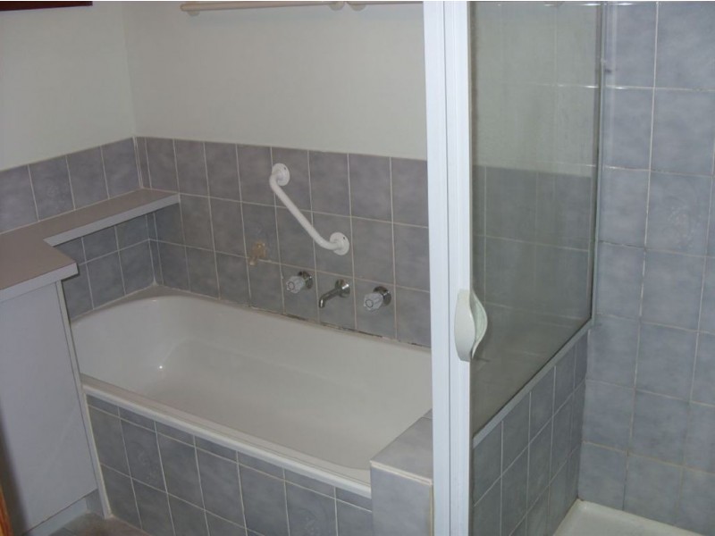 8 Wills Court, Cranbourne North VIC 3977