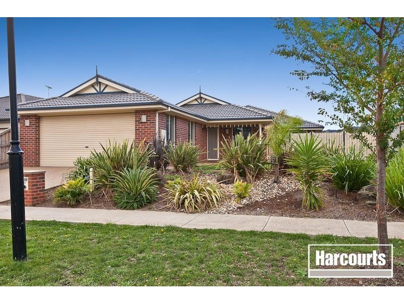 32 Meadowlands Way, Berwick VIC 3806
