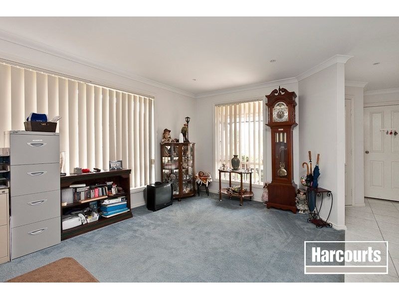32 Meadowlands Way, Berwick VIC 3806