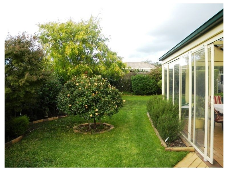 6 Annand Close, Cranbourne West VIC 3977