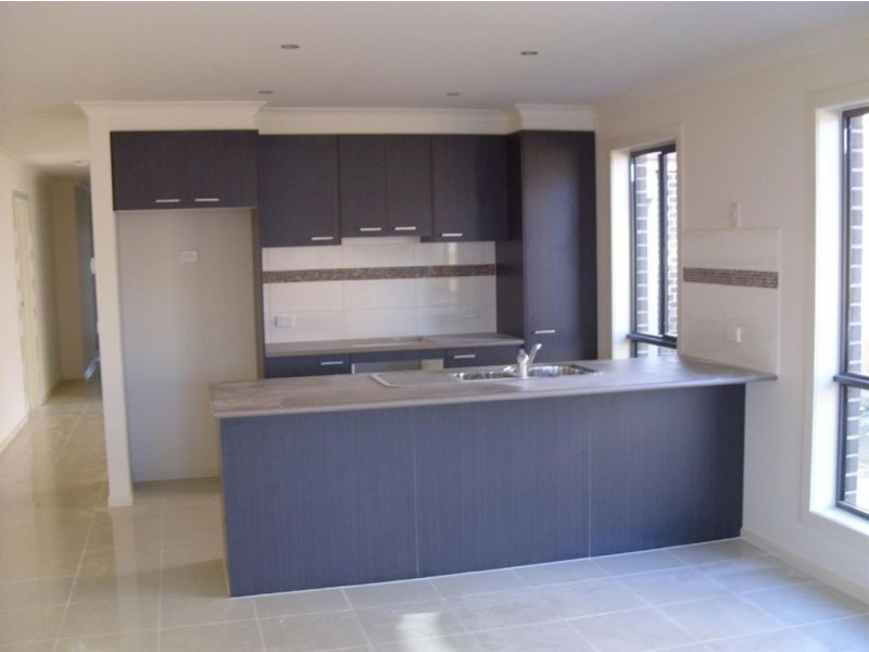 3 Staffordshire Place, Lyndhurst VIC 3975