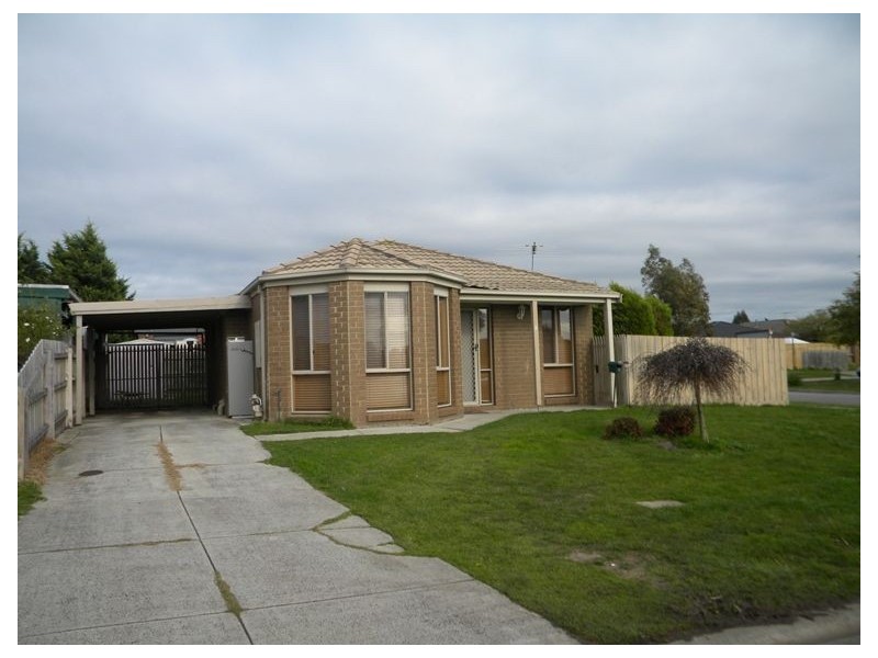 2 Comte Close, Cranbourne West VIC 3977