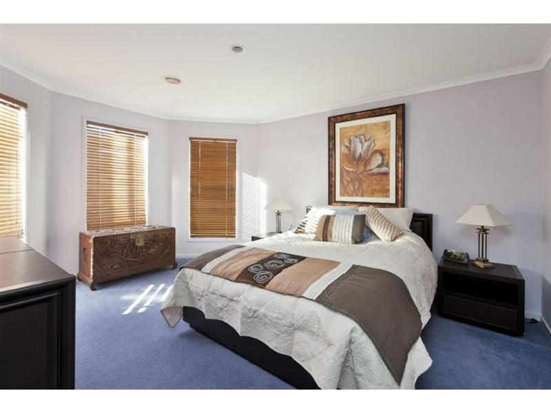 21 Emmer Green Retreat, Cranbourne East VIC 3977