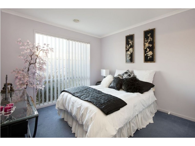 21 Emmer Green Retreat, Cranbourne East VIC 3977