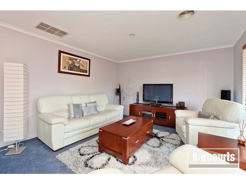 21 Emmer Green Retreat, Cranbourne East VIC 3977
