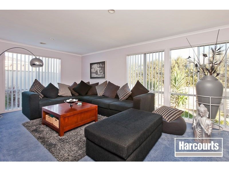 21 Emmer Green Retreat, Cranbourne East VIC 3977