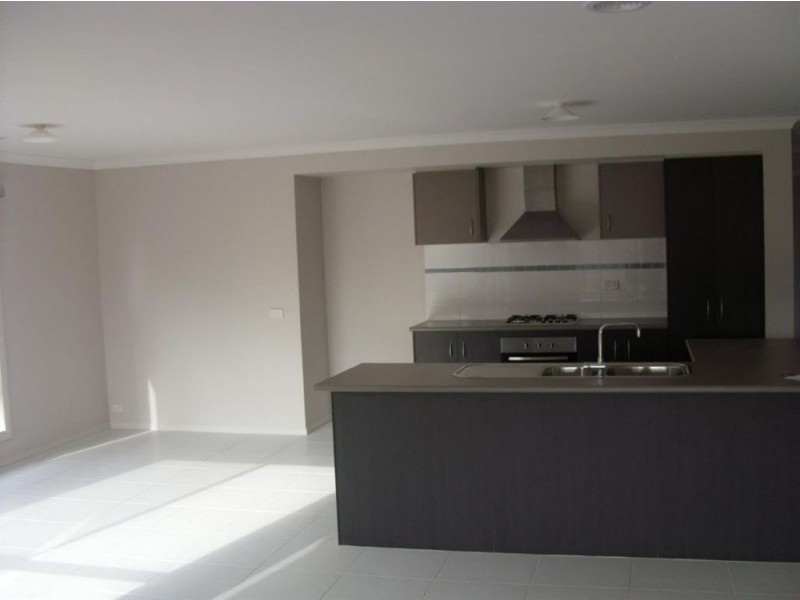174 Linsell Boulevard, Cranbourne East VIC 3977