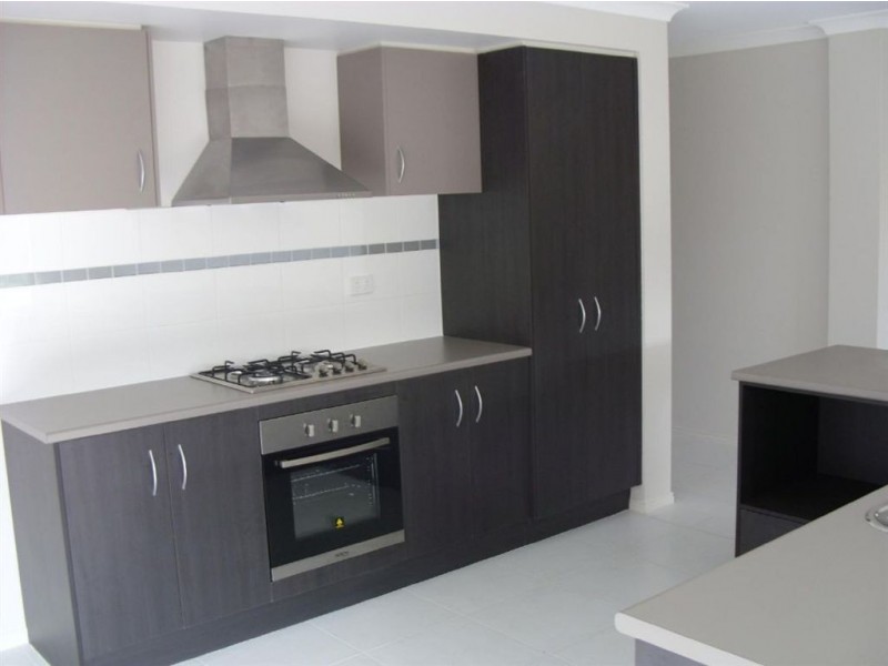 174 Linsell Boulevard, Cranbourne East VIC 3977