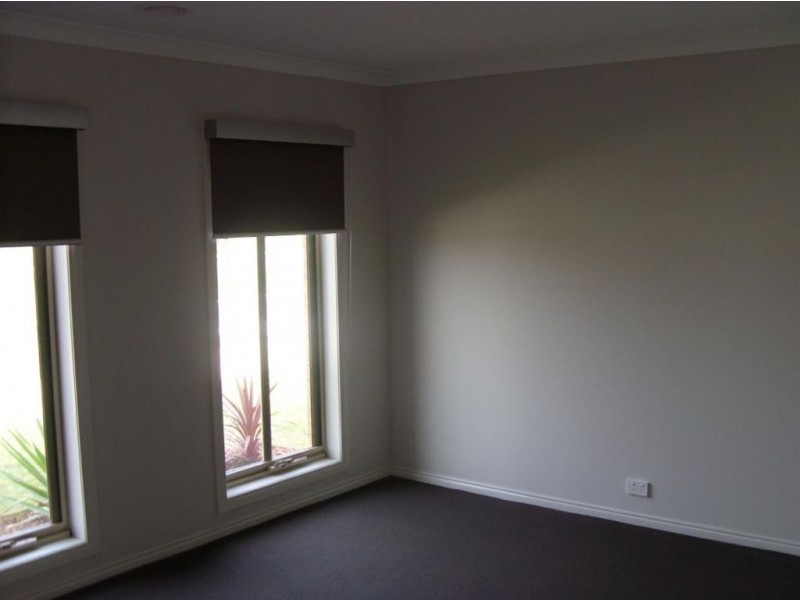 174 Linsell Boulevard, Cranbourne East VIC 3977