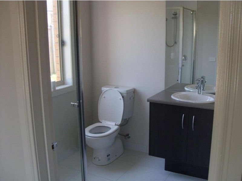 174 Linsell Boulevard, Cranbourne East VIC 3977