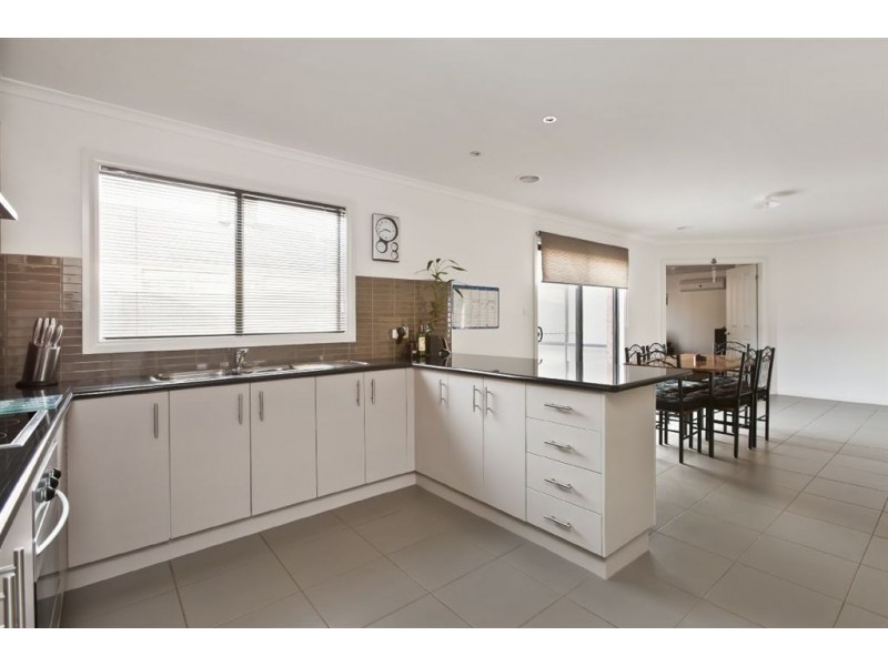 51 Von Nida Drive, Cranbourne North VIC 3977