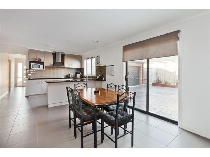 51 Von Nida Drive, Cranbourne North VIC 3977