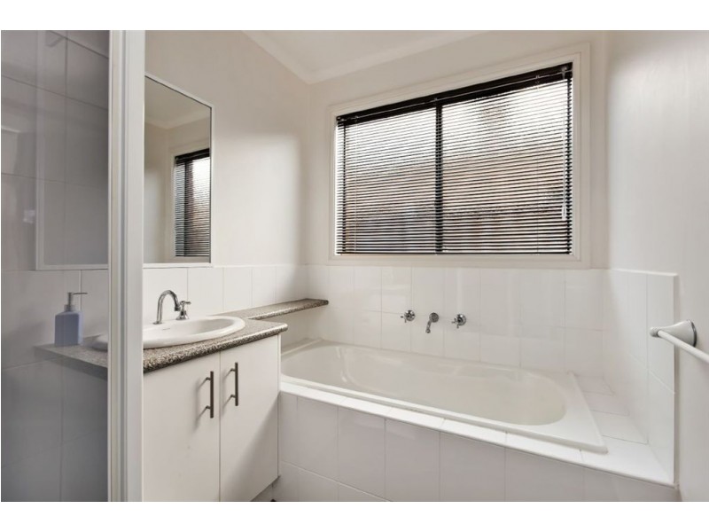 51 Von Nida Drive, Cranbourne North VIC 3977