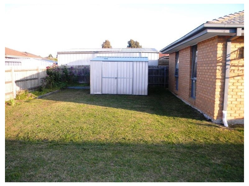 8 Celebration Court, Cranbourne West VIC 3977