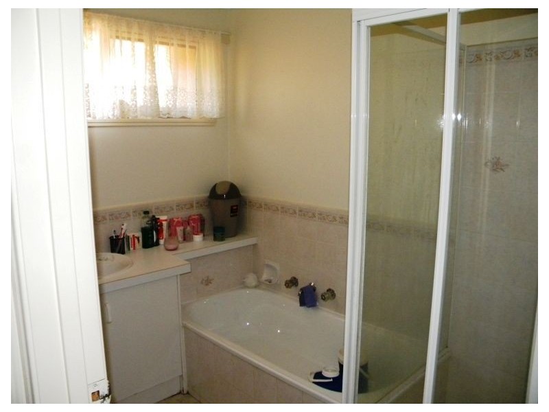 8 Celebration Court, Cranbourne West VIC 3977