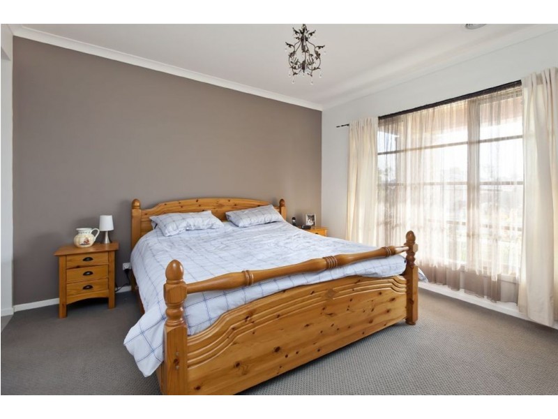 22 Rosslare Place, Cranbourne VIC 3977