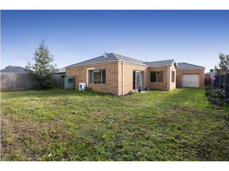 22 Rosslare Place, Cranbourne VIC 3977